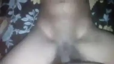 Desi couples Hindi MMS sex video for your dick’s pleasure