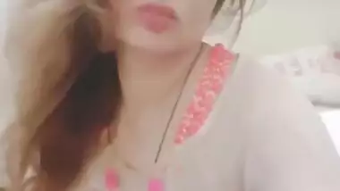 Pakistani MMS – Paki lady showing boobs