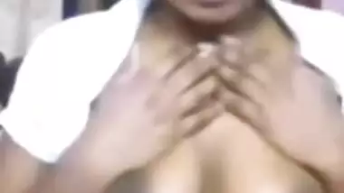 Desi Girl SHOWING On video CALL