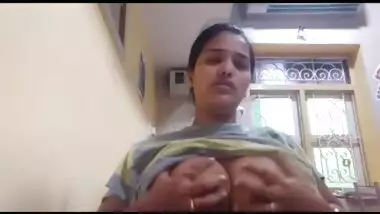 Indian Girl Tits Play