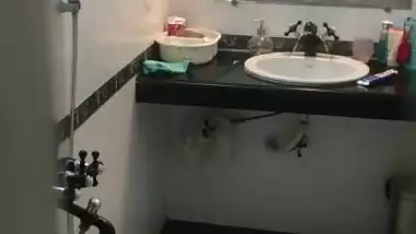 desi aunt bathroom video