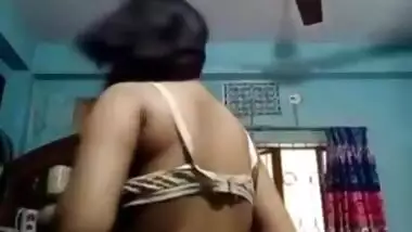 Beautiful Desi Girl Showing boob