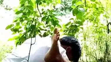 Today Exclusive- Desi Village Lover Sex In Jungle