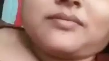 Bangladeshi Desi XXX woman showing her big boobies on video call