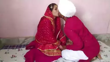 Up Coming Desi Couple Suhagraat Chudai Video