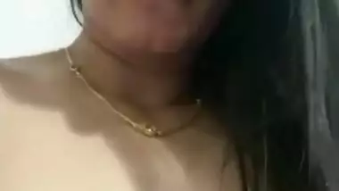 sexy Paki Girl Showing Boobs and Pussy 2 Clips Part 2