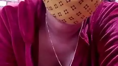 Indian Hot Young Babe Exposed her to fans