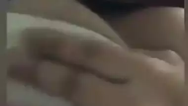 Desi teen girl show boobs and pussy to lover in video call