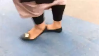 Shoe Fetish - Foot Following FAT Muslima