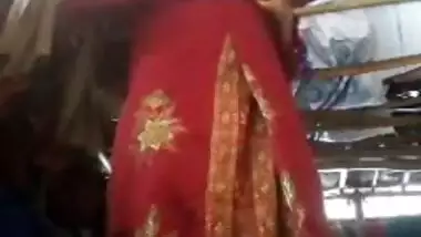 Desi village bhabi show her pussy