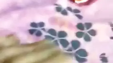 Boyfriend inserting beer bottle in GF pussy viral sex