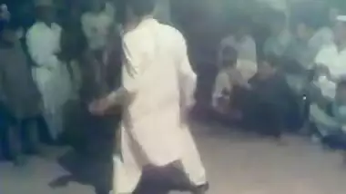 Sexy paki mujra with cock