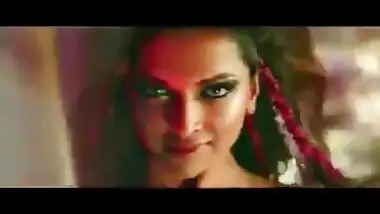 Deepika Padukone shaking ass part 2