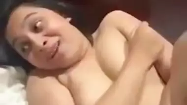 Boy takes camera tickling Indian slut trying to make her unmask XXX tits