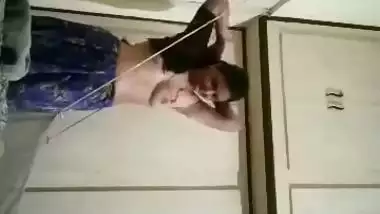 Nude mom wearing saree viral videos taken by son