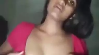 Sexy Indian Teen Housewife Revealing Her Nude Body Parts