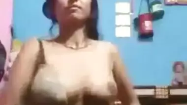 Nepali Bhabhi getting nude showing boobs and pussy