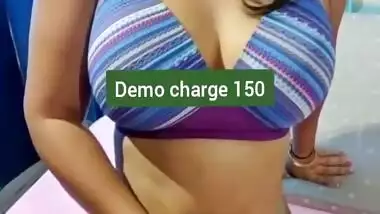 Bhabhi Sexy Chut Mai Ungli Dali