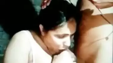 Bhabhi giving show for money