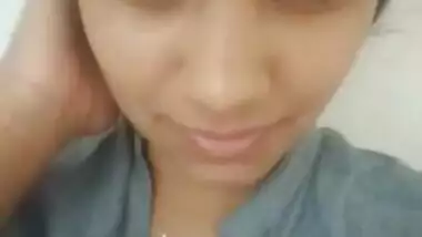 Cute Indian booby girl big boobs show on the selfie cam