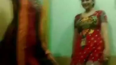 Pakistani Hot NOT aunties Enjoy Dance