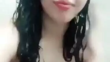 Big boobs of sexy Pakistani girl exposed