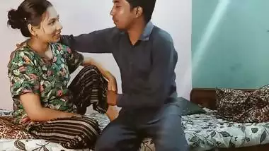 Bhabhi tight pussy expanding with devar dick fucking