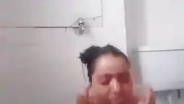 Bathing Sex Video Of Desi College Teen