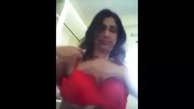 desi hot chubby aunt removing chudi bra and panties and showing her big round milky boobs and pussy