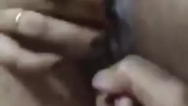 Skillful Indian man fingers wife's pussy after watching a lot of porn