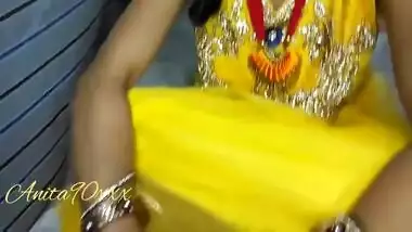 Indian Hot Bhabhi Ki Chudai Yellow Sute Me Hindi Sex Video