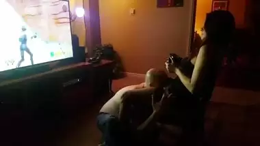 Gamer chick enjoying sex games while playing Fortnite!