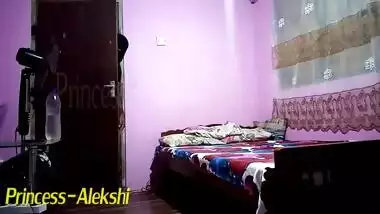 Desi wife fucking in room