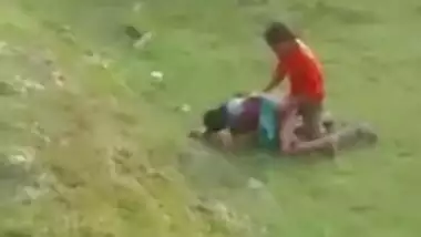 Shocking XXX video! Sexy Desi village aunty fuck with lovers outdoor