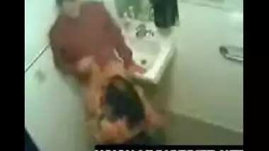 Desi-Sex-in-Ofc-Toilet