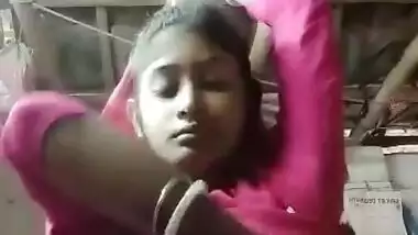 Dehati girl showing her boobs and pussy