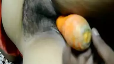 desi bhabhi inserting carrot in pussy