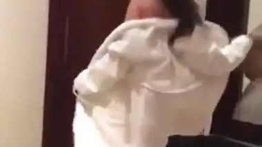 Sexy Pakistani bhabhi dancing naked in the hotel