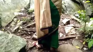 Mature Mallu Wife Has Risky Outdoor Sex With Stranger