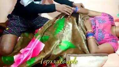 Desi Bhabhi And Indian Aunty In Soti Huee Naee-navelee Bhabhi Ko Garam Karke Tabadatod Choda