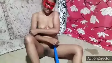 Virgin girl Mahira fuck her pussy with the broom