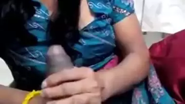 aged desi aunty giving blowjob