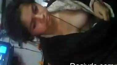 cute desi girl boobs and pussy to lover