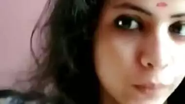 Indian private XXX video leaked! Desi hot bhbai sexy selfie making