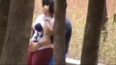 College Lover Daring Blowjob in park