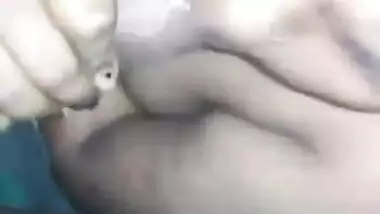 Village bhabhi blowjob and cum