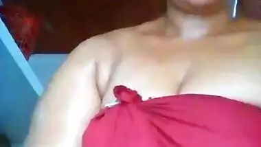 Big Boobs Bhabi Oil Massage