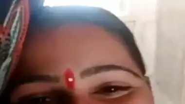 Desi Village Girl Shows Pussy On vc