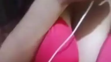 Superr Sexy Girl Showing And sucking Boobs