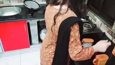 Desi Housewife Fucked Roughly In Kitchen While She Is Cooking With Hindi Audio